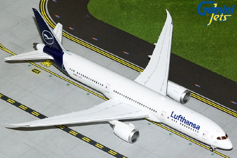 Hand - Carved Solid Wood Ship Models Toys for Maritime Enthusiasts1/200 Lufthansa B7879 DABPA