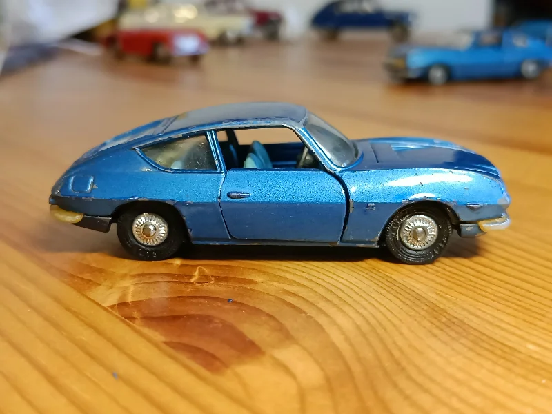 Collectible Train Set with a Steam Locomotive, Passenger Cars, and Track Accessories332 Lancia Fulvia Sports Zagato Collectible Train Set with a Steam Locomotive, Passenger Cars, and Track Accessories332 Lancia Fulvia Sports Zagato