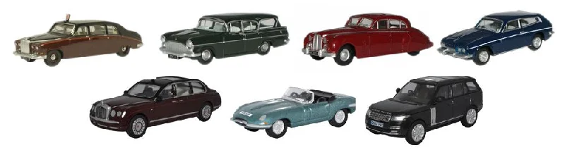 N - Scale Model Train Layout with a City - Themed Background and Animated FiguresOxford Diecast 7 Piece Royalty Set N - Scale Model Train Layout with a City - Themed Background and Animated FiguresOxford Diecast 7 Piece Royalty Set