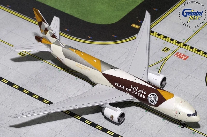 Hand - Assembled Solid Wood Spacecraft Models Toys for Space - Obsessed Teens1/400 ETIHAD CARGO B777FA6DDE