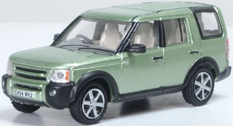 RC Helicopter with a Built - in Camera for Aerial Photography and StuntsModel of the Land Rover Discovery 3 Vienna Green by Oxford at 1:76 scale.