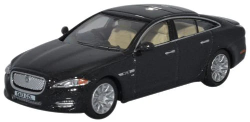 Model Kit of a Vintage Volkswagen Beetle for DIY CustomizationOxford Diecast Jaguar XJ - 1:76 Scale