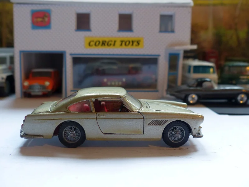 Model Kit of a 1957 Ford Thunderbird for Hobbyists to Assemble and CustomizeSolido 123 Ferrari 250GT 2+2 Model Kit of a 1957 Ford Thunderbird for Hobbyists to Assemble and CustomizeSolido 123 Ferrari 250GT 2+2